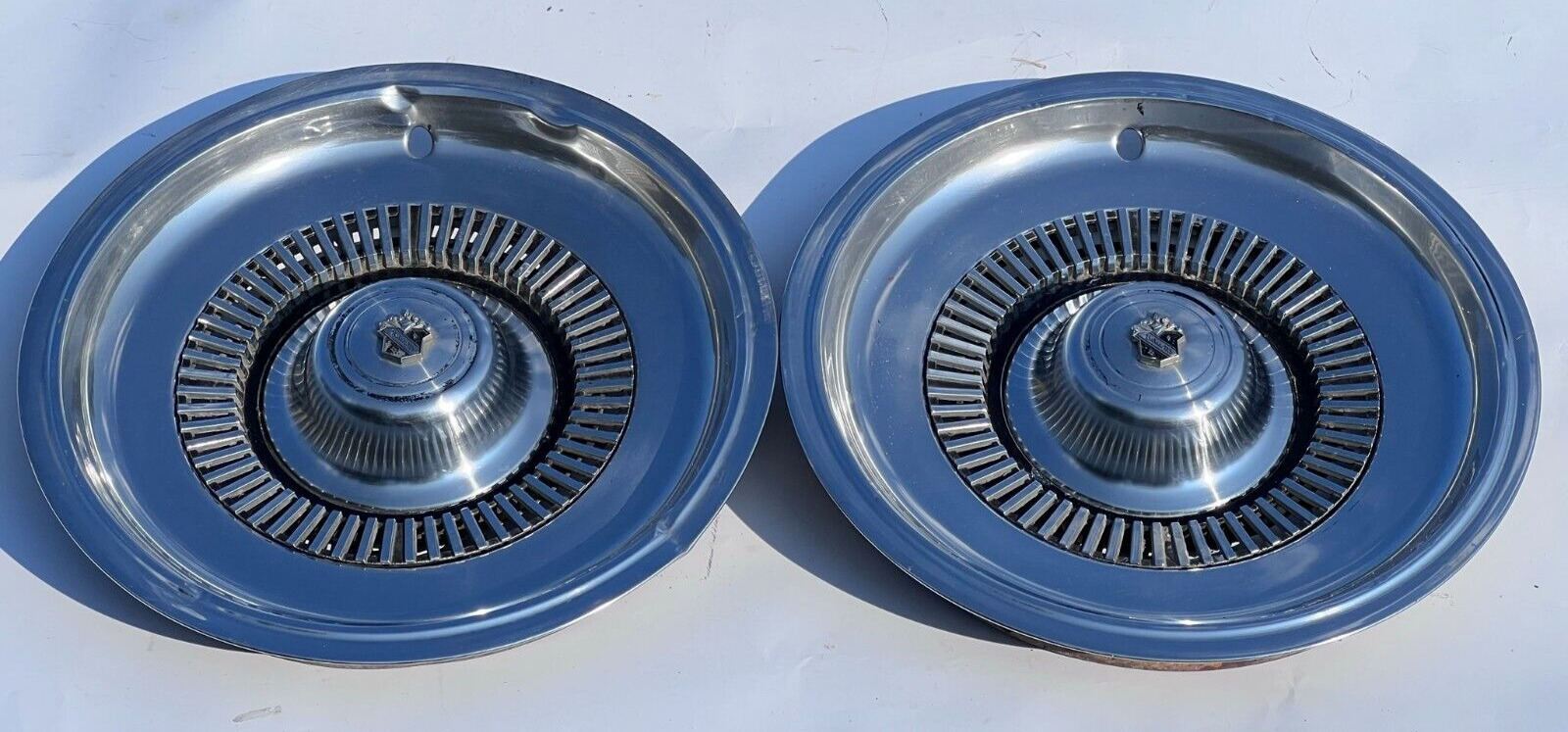 1969 1970 BUICK ELECTRA 225 HUBCAPS WHEEL COVERS PAIR