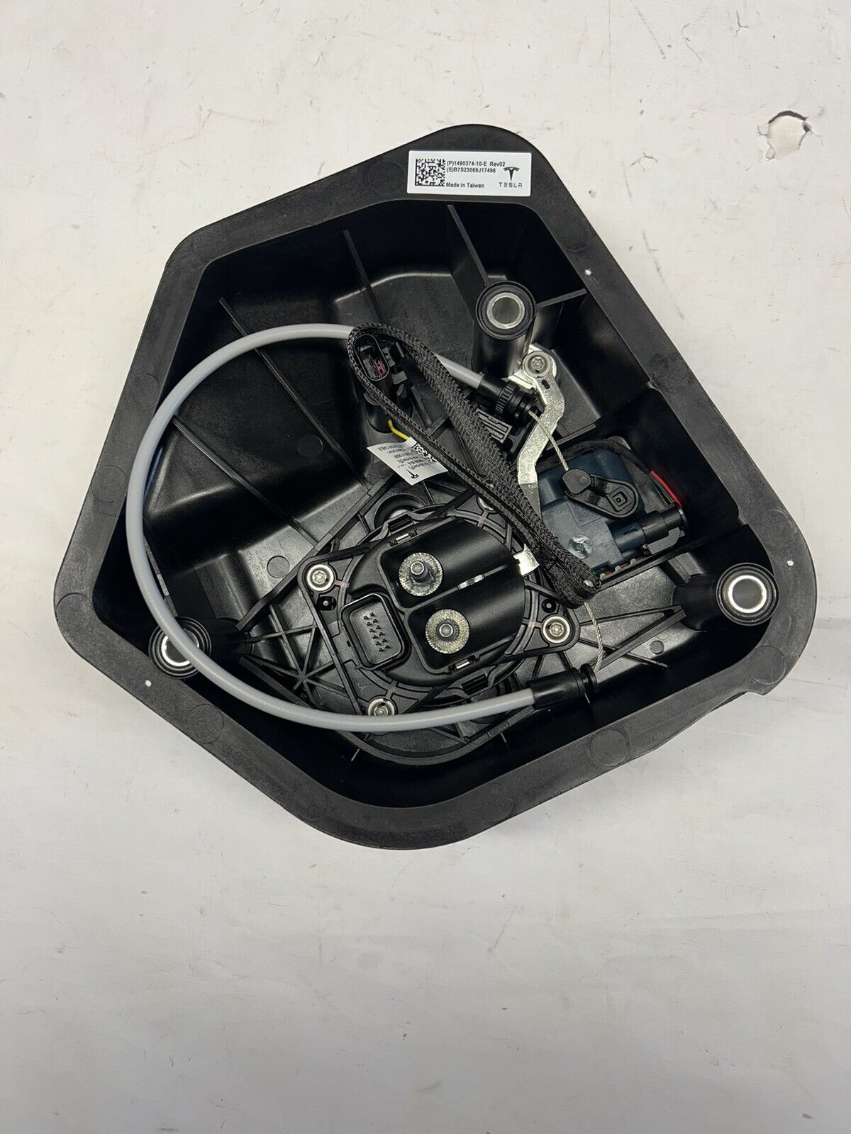 Tesla Model 3 Y Charge Port Assembly Inlet Socket 1490374-10-E HV Connection
