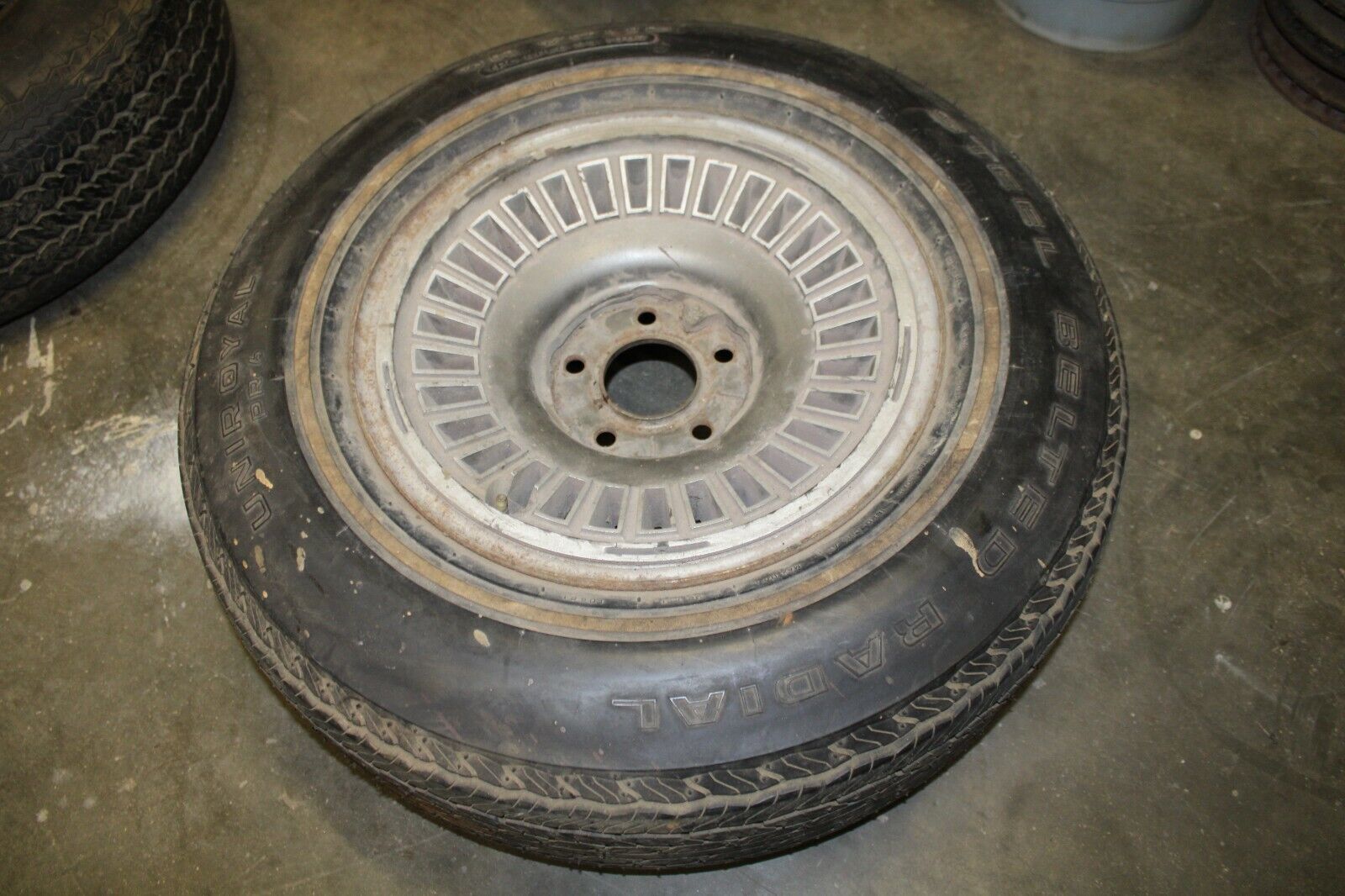 73-77 Chevy Monte Carlo landau 15x7 Factory Poly Cast Wheel Rim 5x4-3/4 W/ Tire