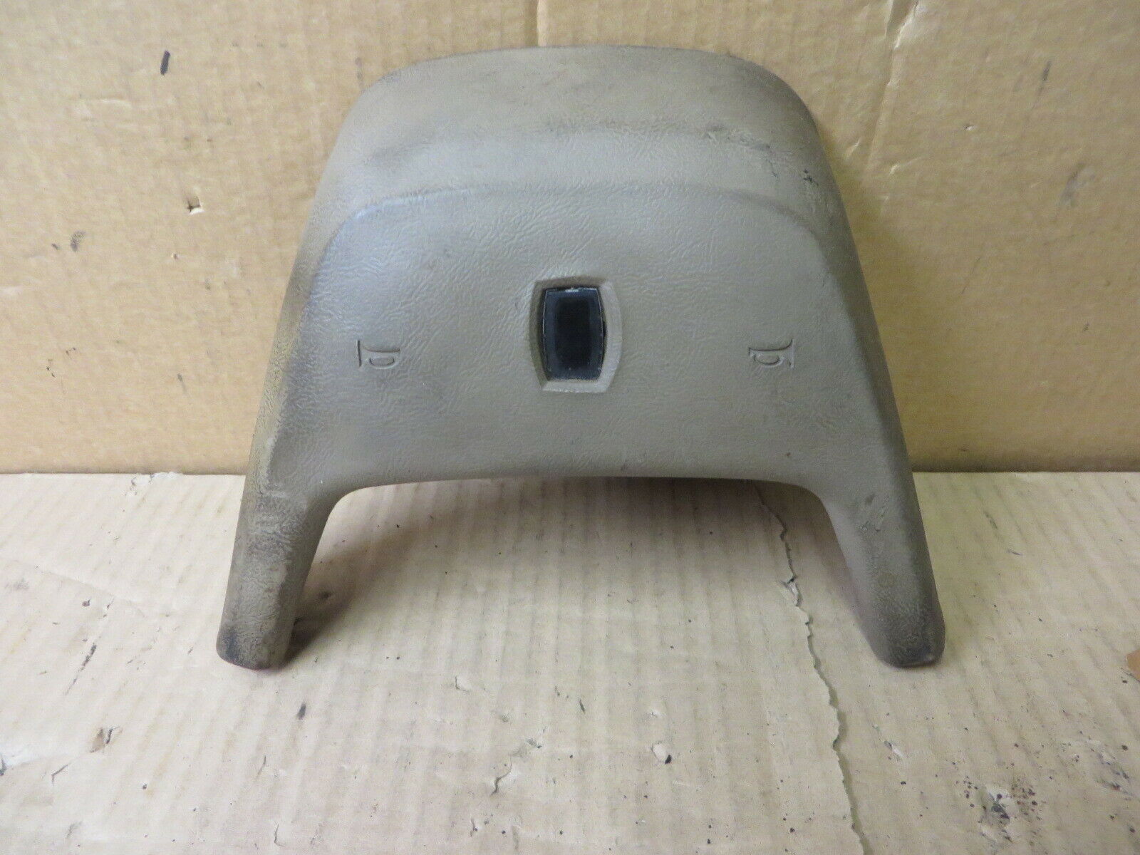 LINCOLN MARK VII 87 88 89 STEERING WHEEL HORN PAD WITHOUT EMBLEM TAN OEM