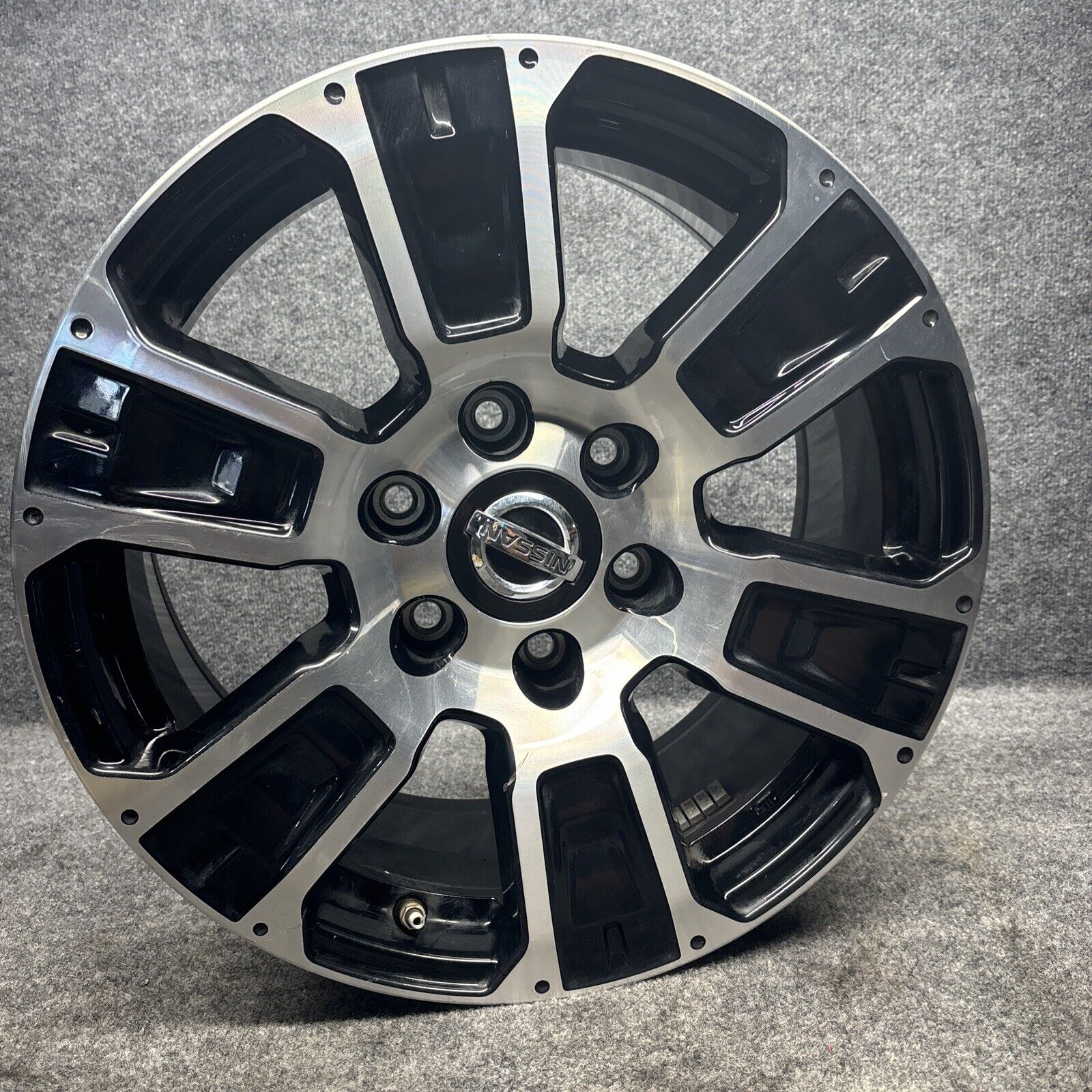 OEM Aluminum Wheel 18x8 fits 2017-2022 Nissan Titan