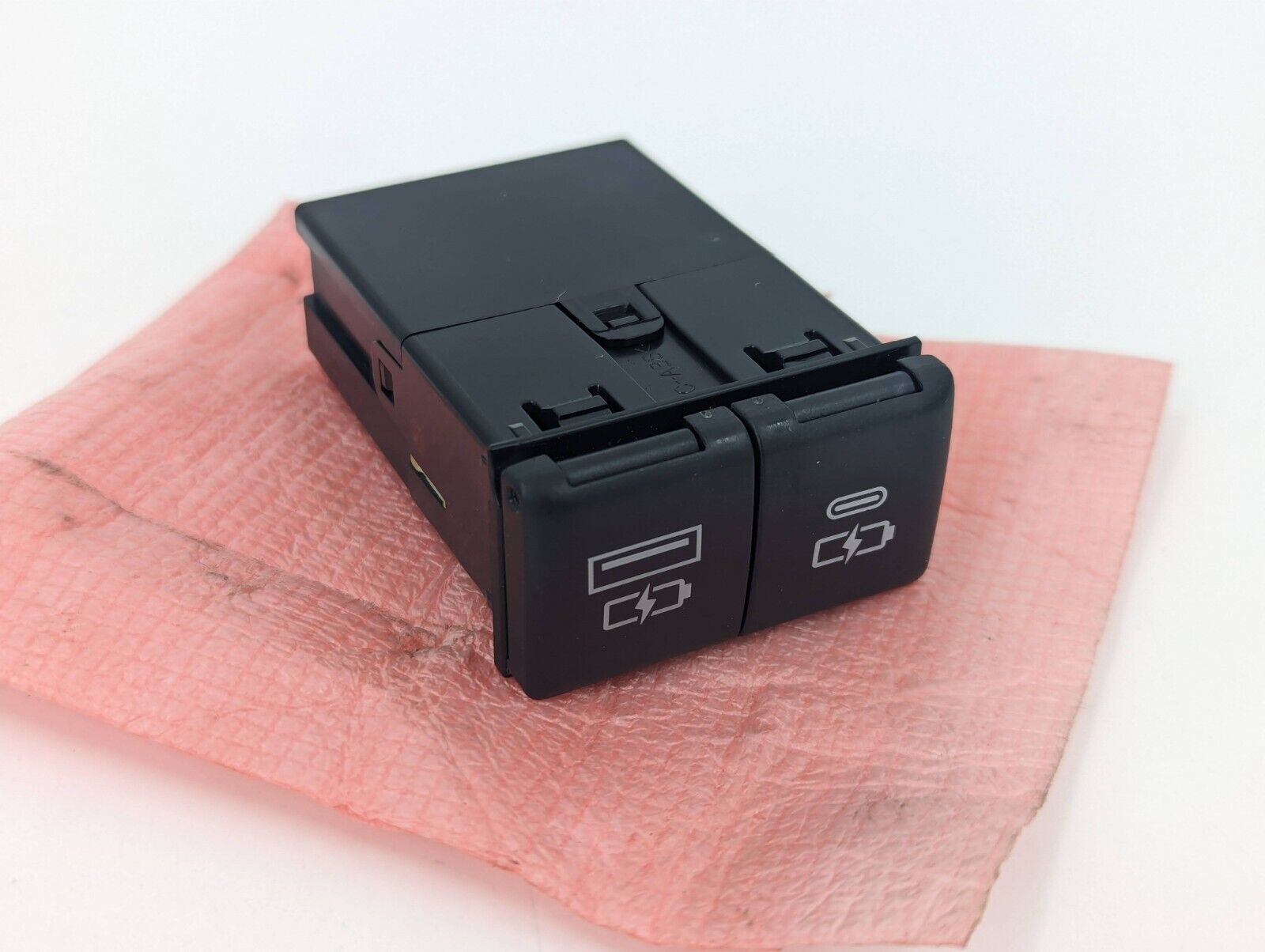 Toyota 85532-08040 Genuine USB Dual Charger Port Type C Black Easy Installation