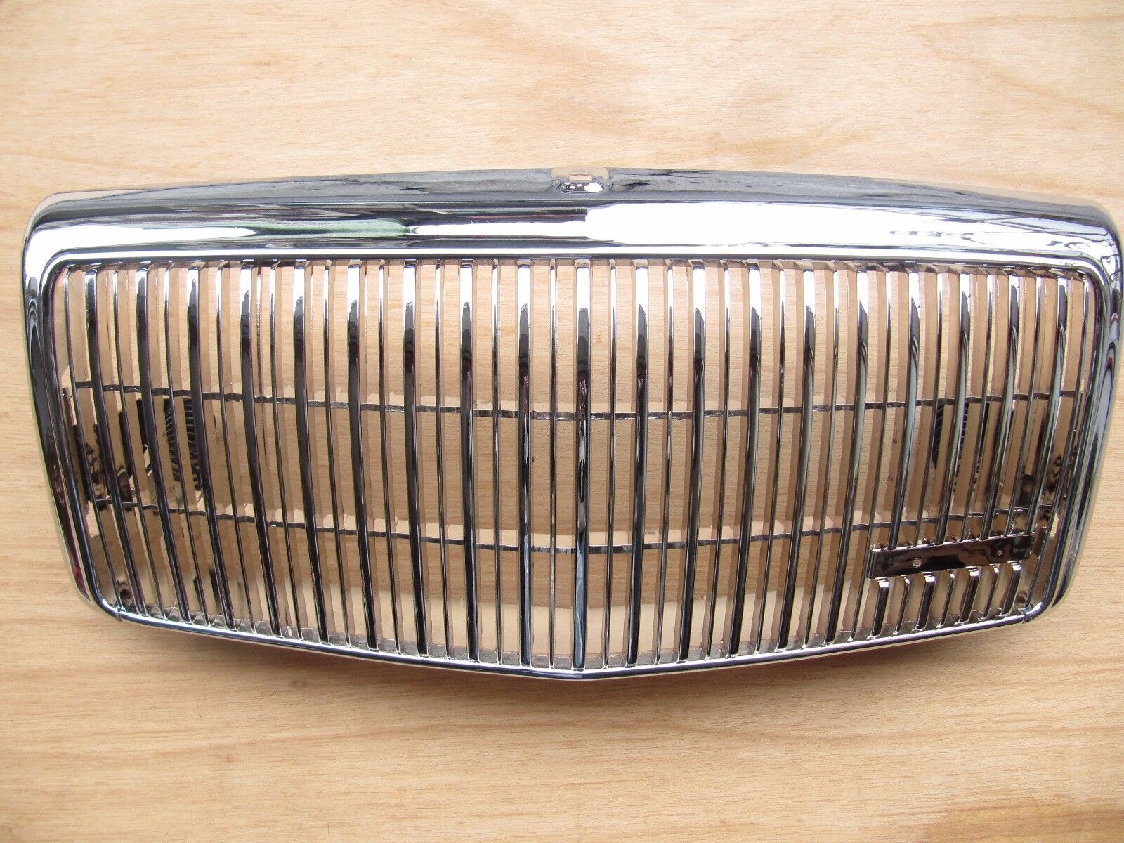 Fully Chrome GRILLE ASSY fit Lincoln Town Car 1995-97 F5VY-8200A FO1200333