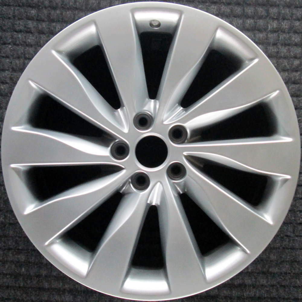 Lincoln MKS Hyper Silver 19 inch OEM Wheel 2013 to 2016